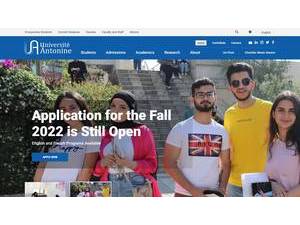 الجامعة الأنطونية's Website Screenshot